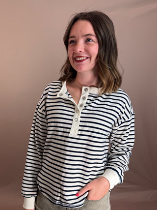 ROUND NECK HENLEY NECKLINE LONG SLEEVES DROP SHOULDER U HEM STRIPE PATTERN KNIT TOP NOT LINED