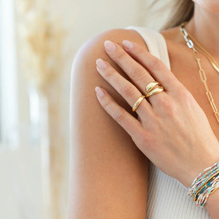 Splendid Iris Adjustable Gold Ring