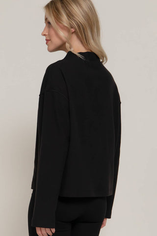 LONG SLEEVE MOCK NECK VISIBLE OVERLOCKED SEAMS DETAIL BRUSHED RIB TOP