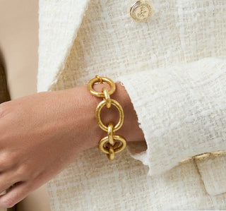 Julie Vos Catalina Link Bracelet - A luxurious bracelet of lightly hammered golden links, finished with a toggle.