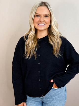 LARGE ROUND NECKLINE BUTTON DOWN LONG SLEEVES SEAMLESS DETAIL LIGHT WEIGHT KNIT CARDIGAN WOOL BLEND.