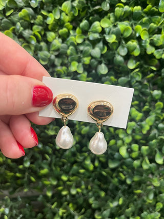 Ellison Organic Pearl Earrings