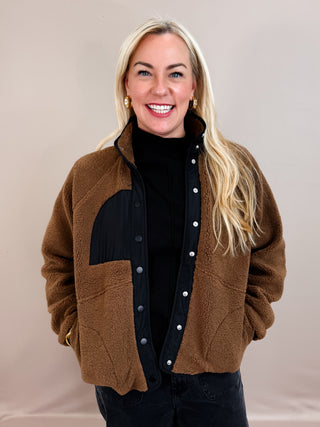 HIGH COLLARED SNAP BUTTON DOWN LONG SLEEVES POCKETS COLORBLOCK TEDDY FLEECE JACKET OUTERWEAR NOT LINED